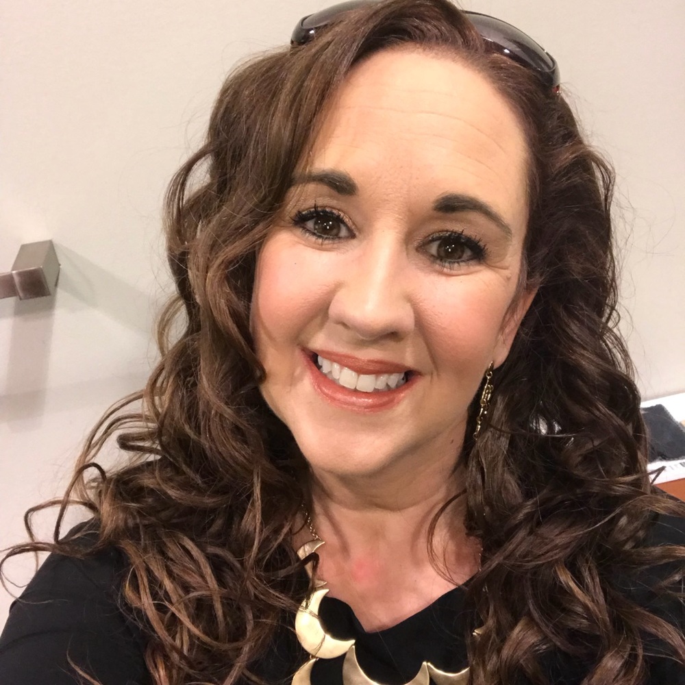 Meet your Posher, Deena